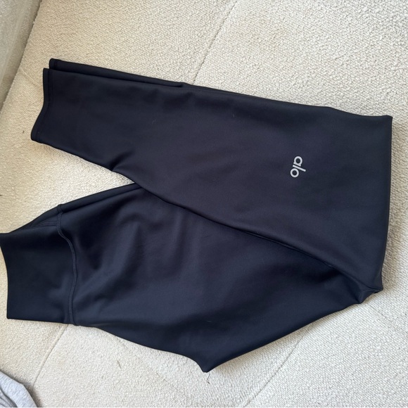 ALO Yoga Women's Sleek Black Leggings size Small - Picture 11 of 11
